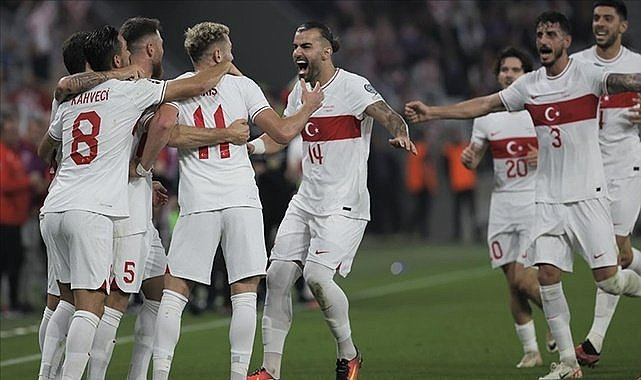 Türkiye Hırvatistan'ı yendi lider oldu