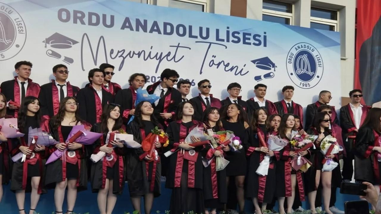 Ordu Anadolu Lisesi’nde Mezuniyet Coşkusu
