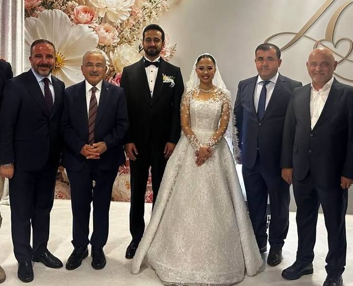Ankara’da Görkemli Nikah: Zişan Güler ile Ozan Özcan Dünya Evine Girdi